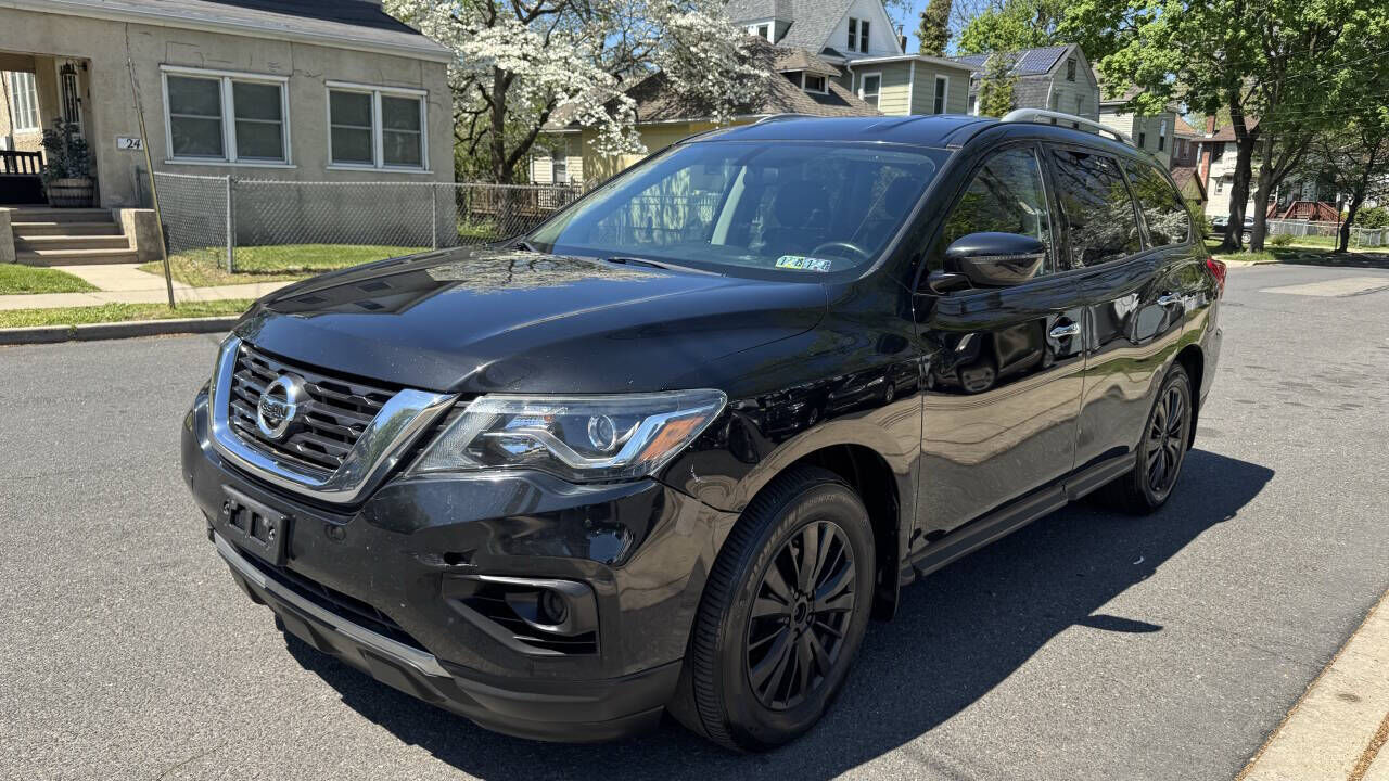 2017 NISSAN Pathfinder