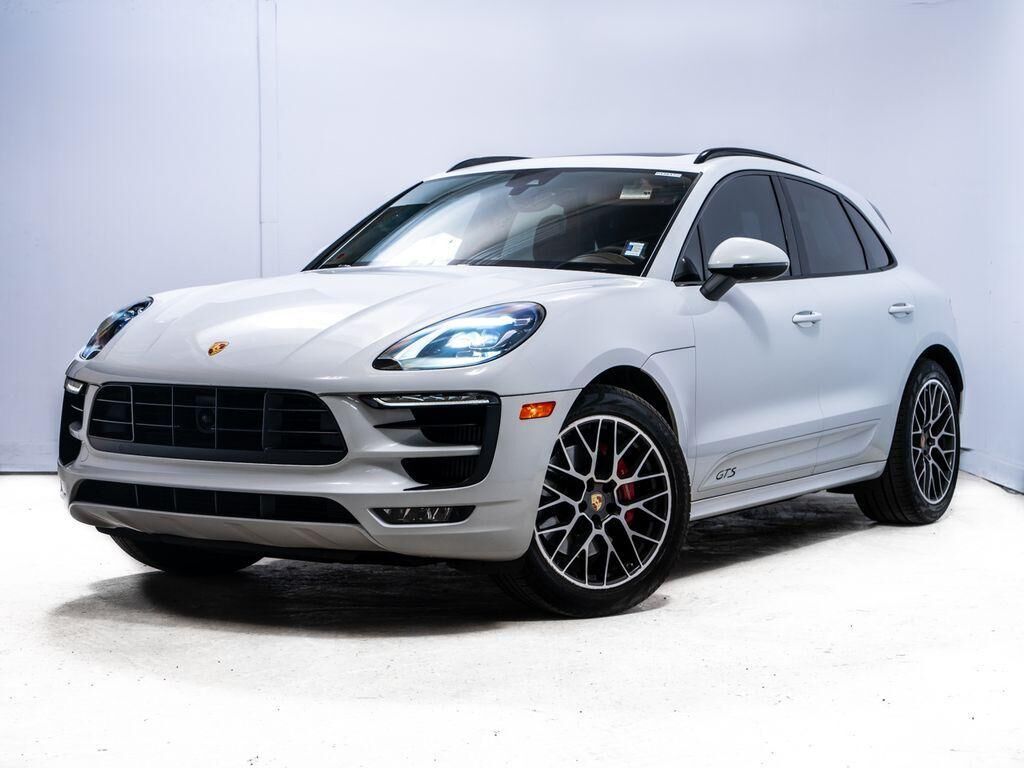 2017 PORSCHE Macan