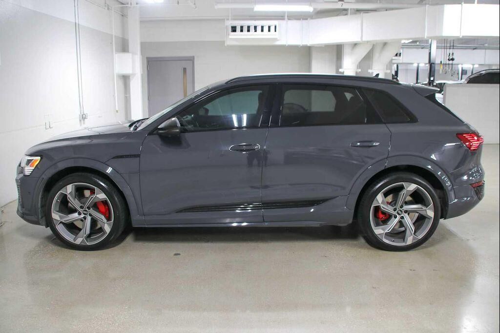 2024 Audi SQ8