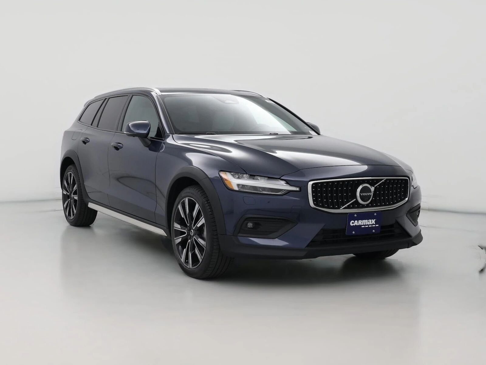2023 VOLVO V60CC