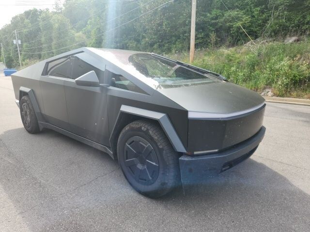 2024 TESLA Cybertruck