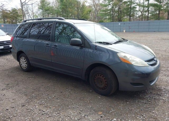 2009 TOYOTA Sienna
