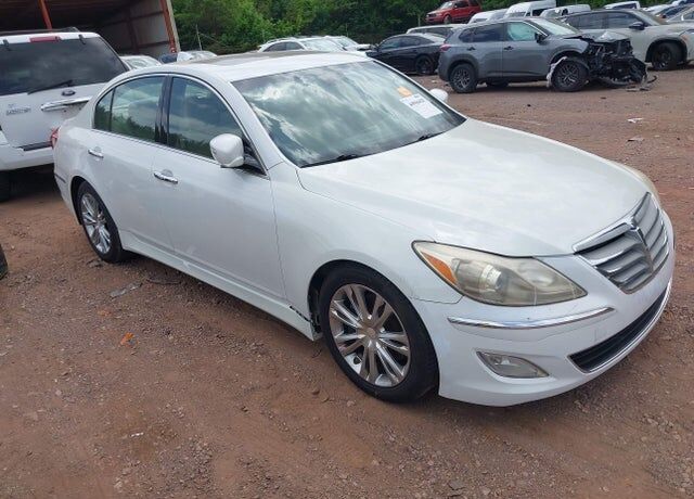 2013 HYUNDAI Genesis