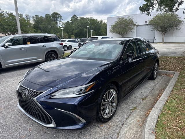 2022 LEXUS ES