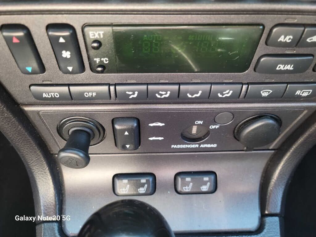 2005 FORD Thunderbird