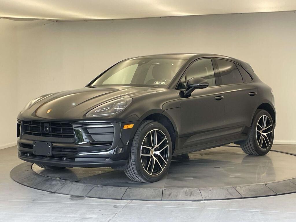 2023 PORSCHE Macan