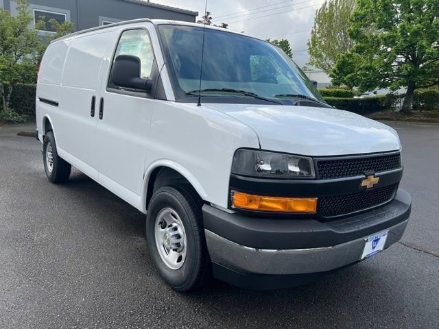 2026 CHEVROLET Express