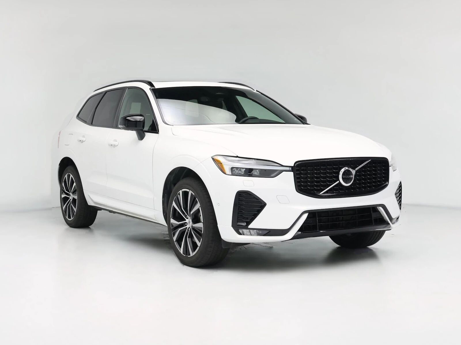 2023 VOLVO XC60