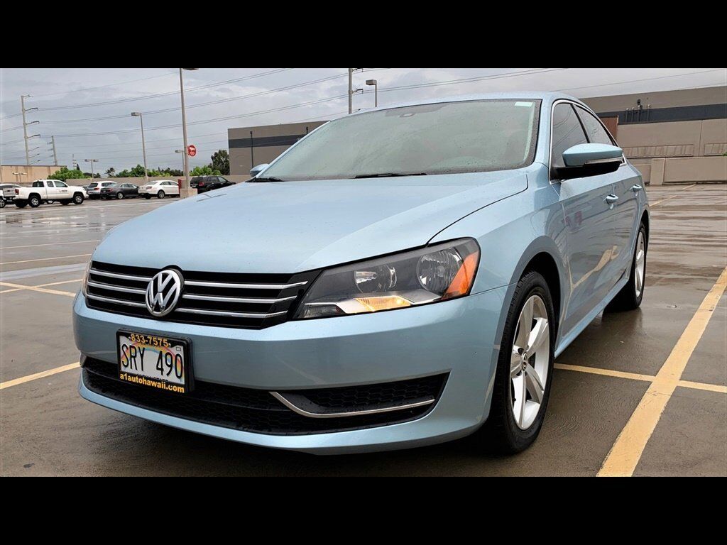2013 VOLKSWAGEN Passat