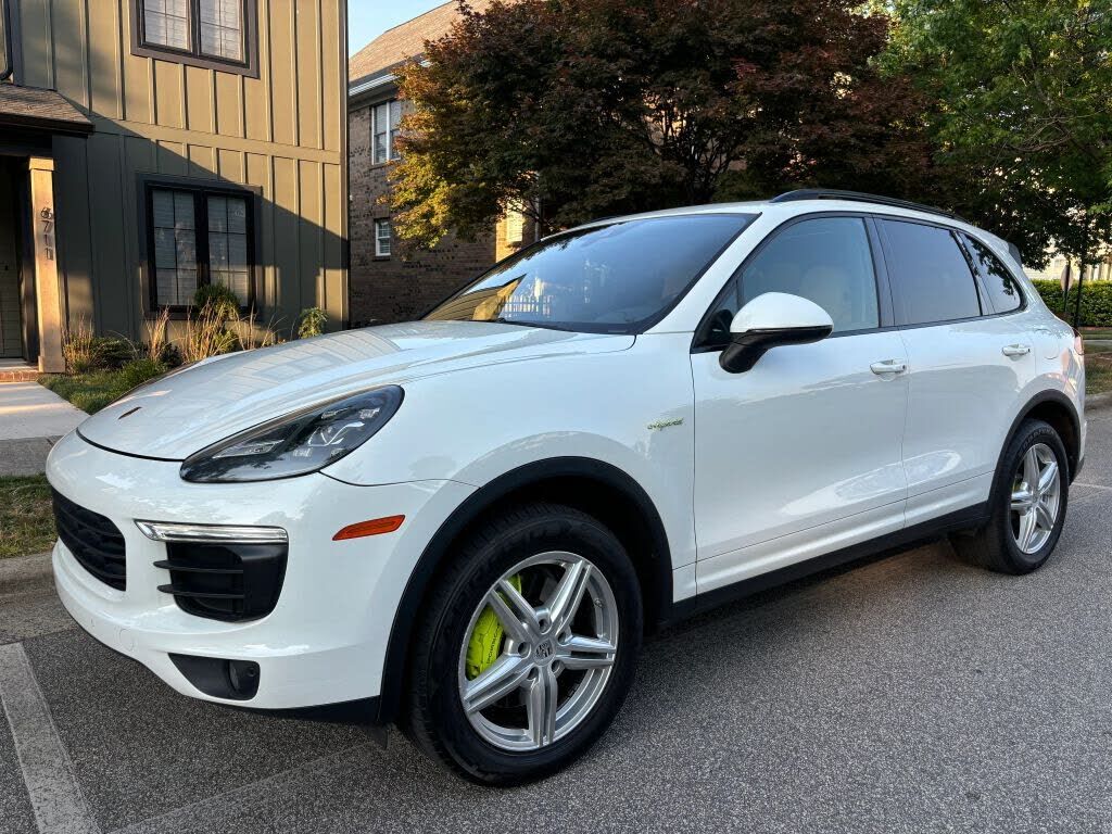 2016 PORSCHE Cayenne