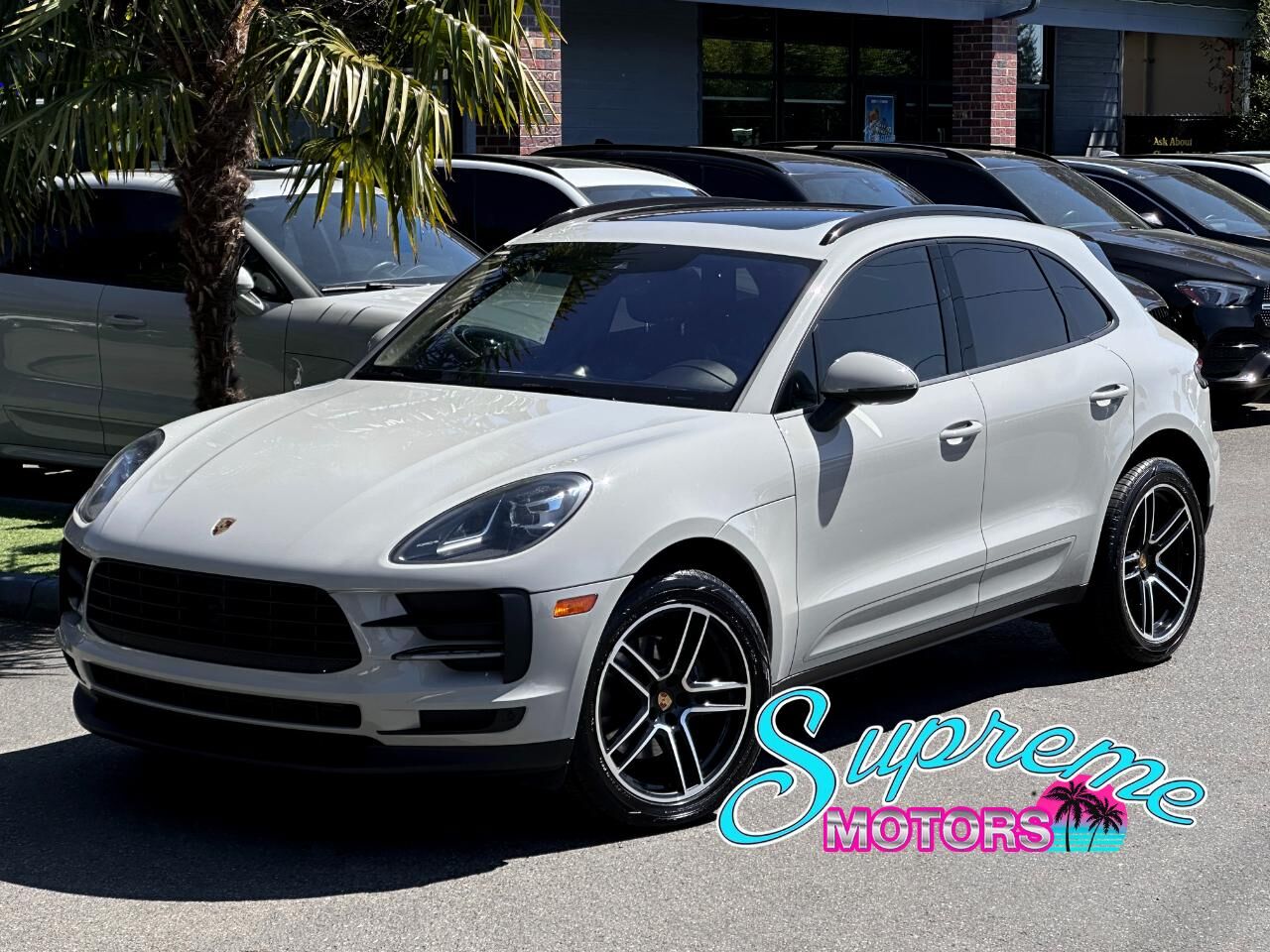 2020 PORSCHE Macan