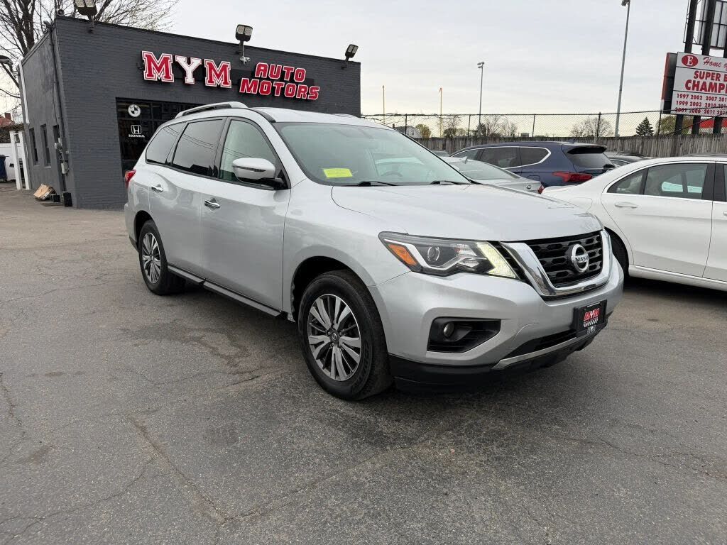 2017 NISSAN Pathfinder