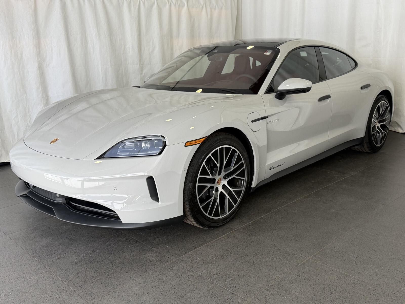 2026 PORSCHE Taycan