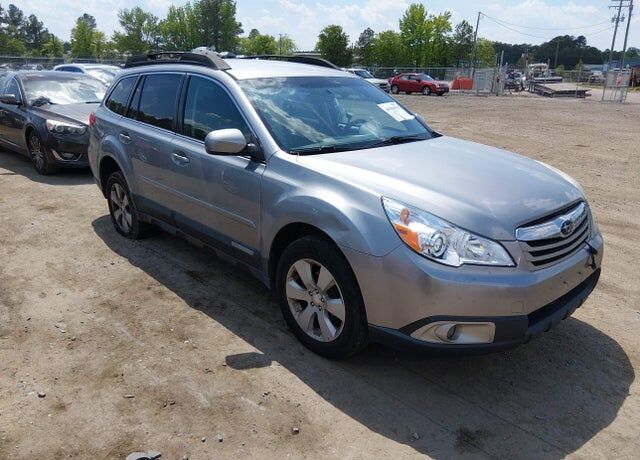 2011 SUBARU Outback
