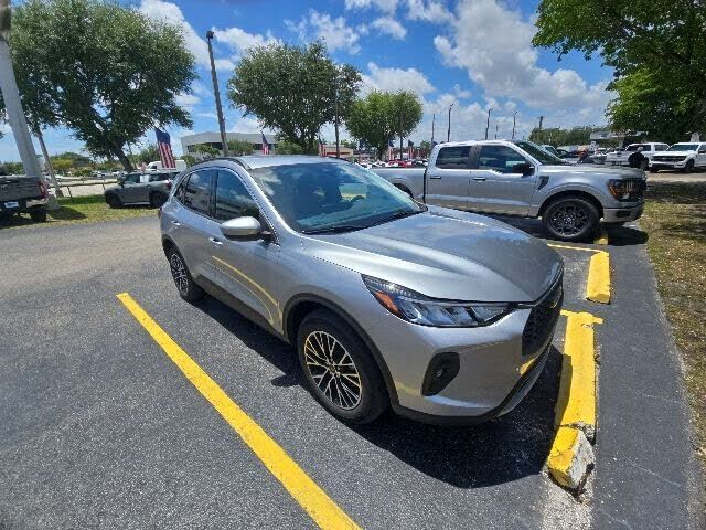 2024 FORD Escape