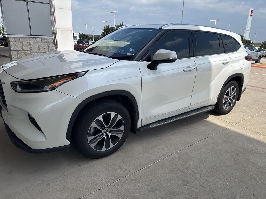 2021 TOYOTA Highlander
