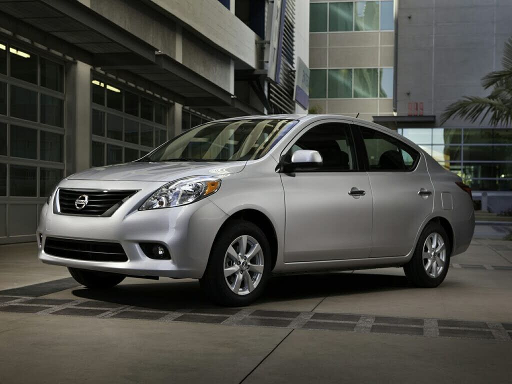 2012 NISSAN Versa