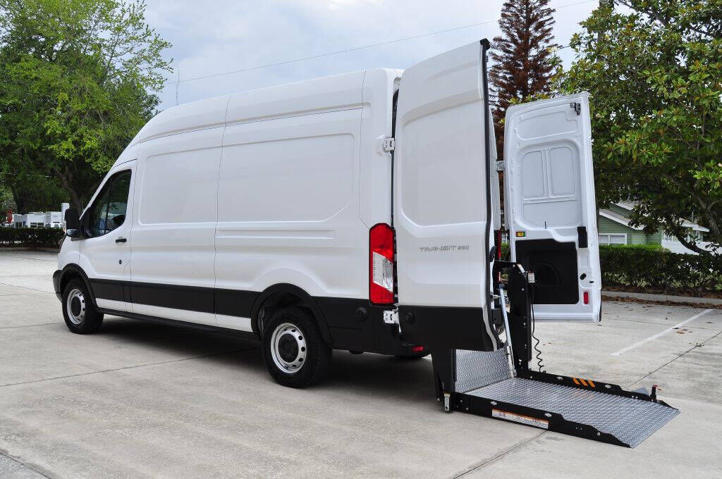 2019 FORD Transit