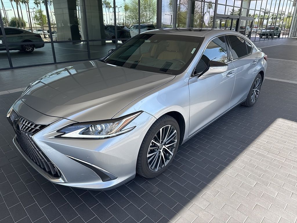 2025 LEXUS ES