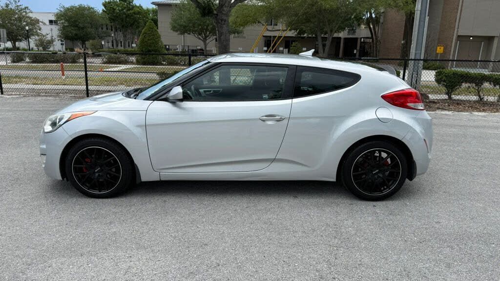 2013 HYUNDAI Veloster