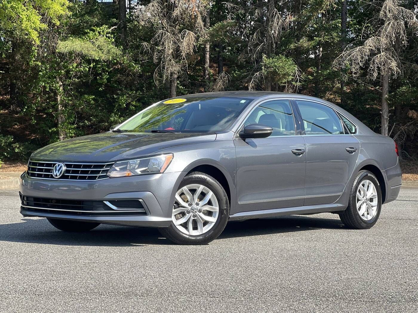 2017 VOLKSWAGEN Passat