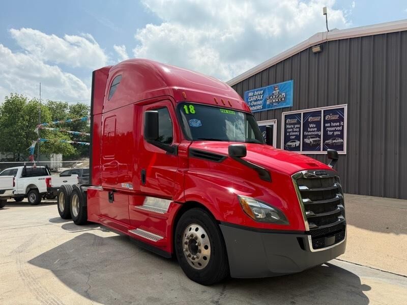 2018 FREIGHTLINER New Cascadia 126" Sleepercab