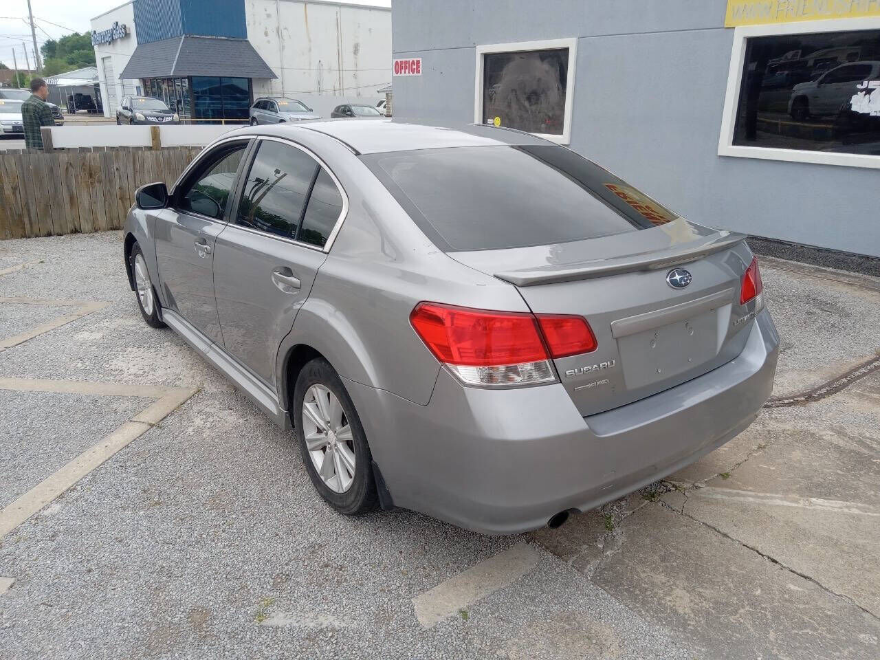 2010 SUBARU Legacy