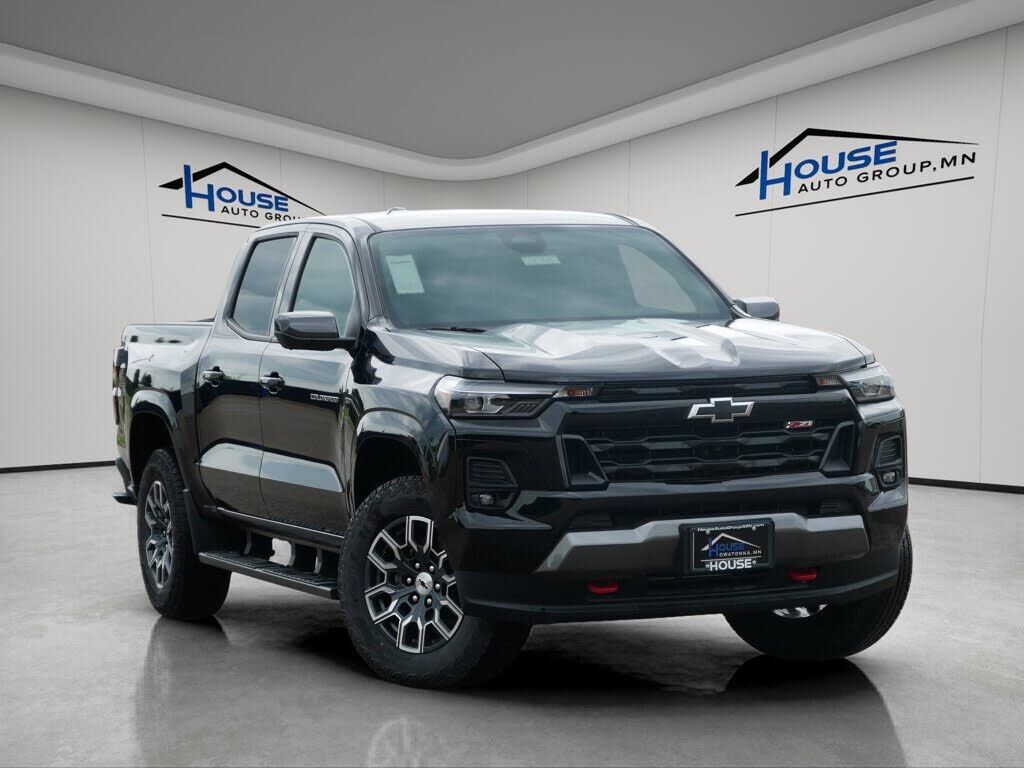 2025 CHEVROLET Colorado