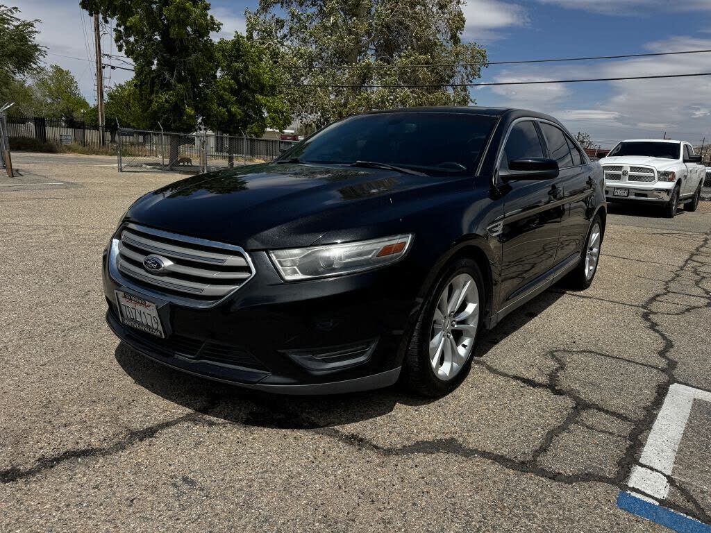 2013 FORD Taurus