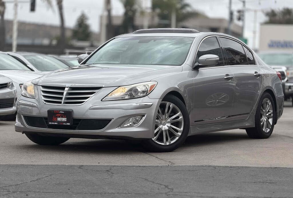 2012 HYUNDAI Genesis