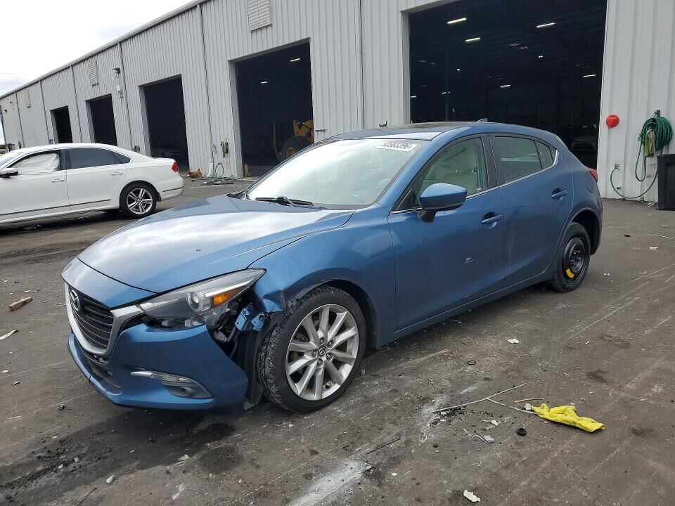2017 MAZDA Mazda3