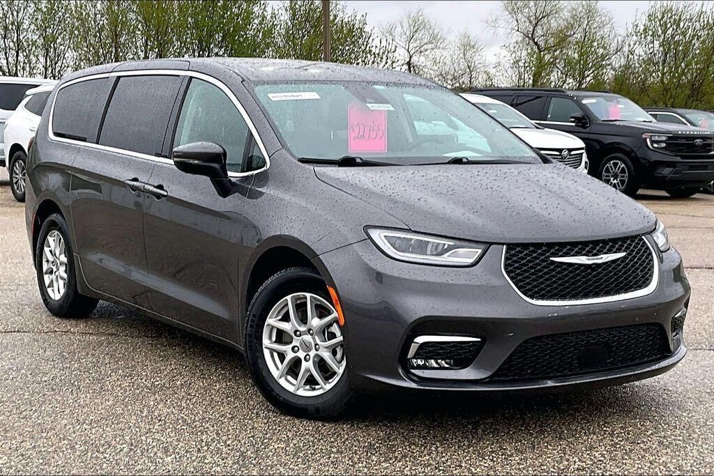2023 CHRYSLER Pacifica