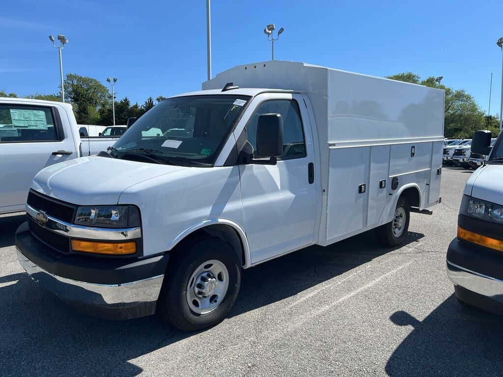 2025 CHEVROLET Express