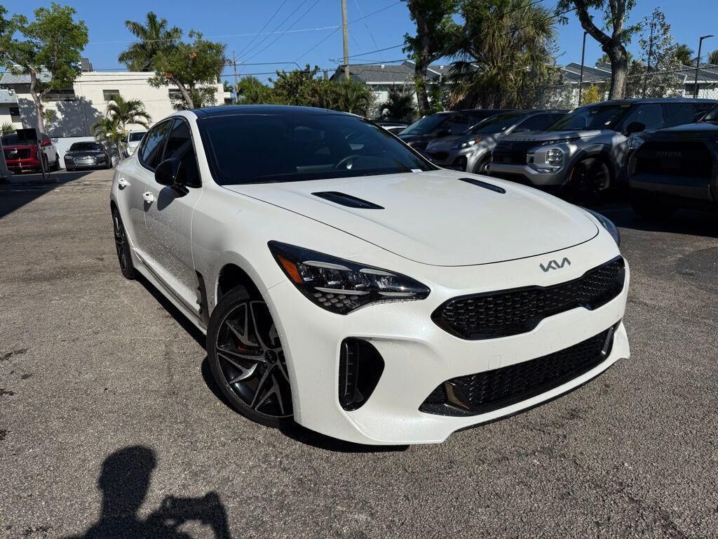 2023 KIA Stinger