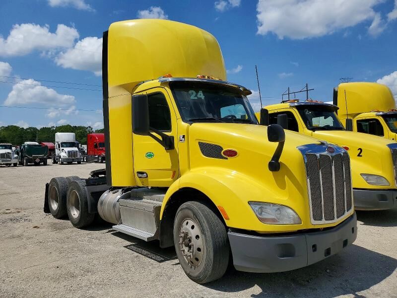 2017 PETERBILT 579