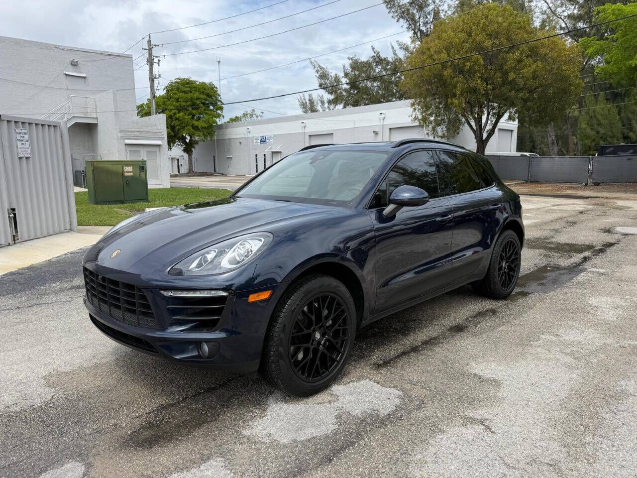 2018 PORSCHE Macan