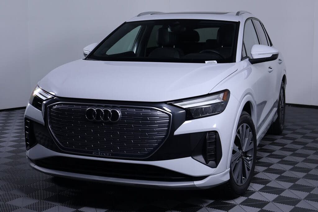 2023 AUDI Q4