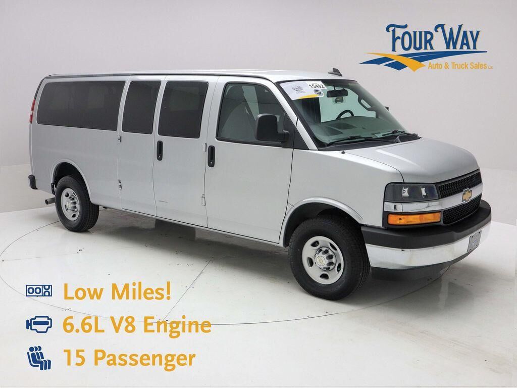 2022 CHEVROLET Express