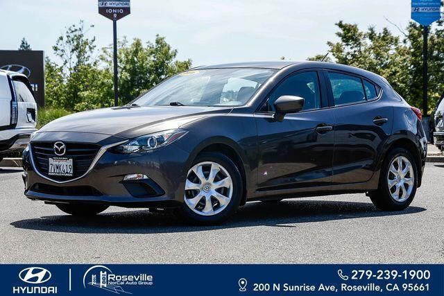 2016 MAZDA Mazda3