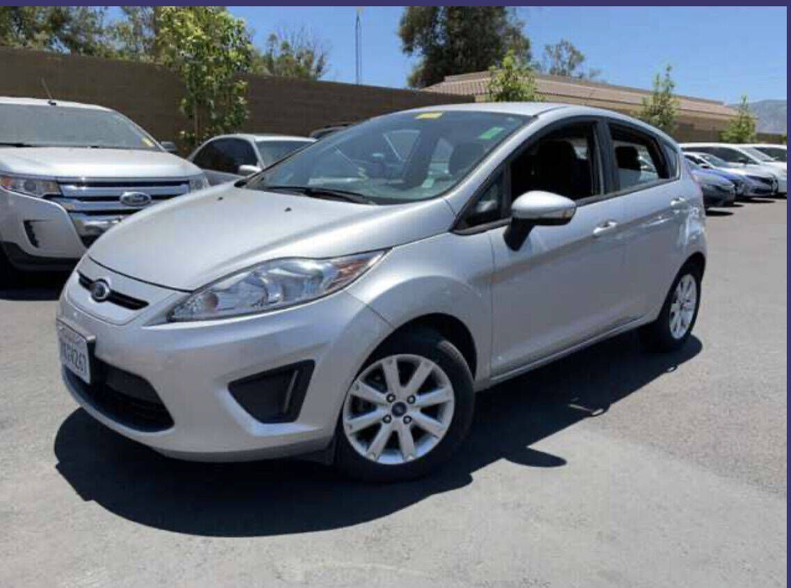 2013 FORD Fiesta