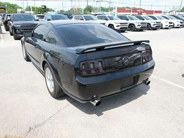 2005 FORD Mustang
