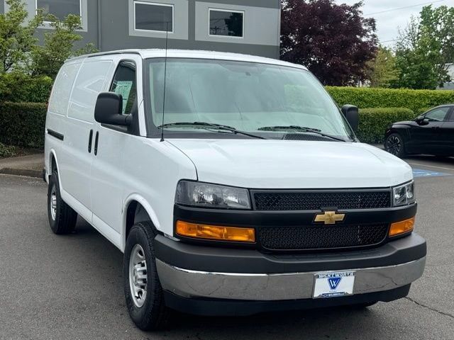 2026 CHEVROLET Express