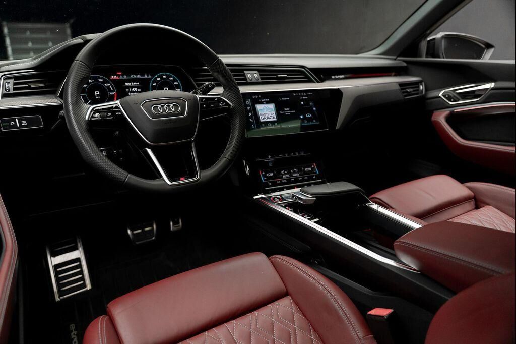 2024 Audi SQ8