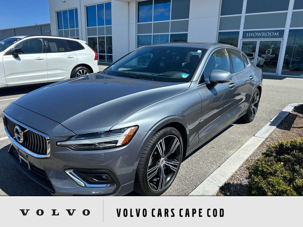 2021 VOLVO S60