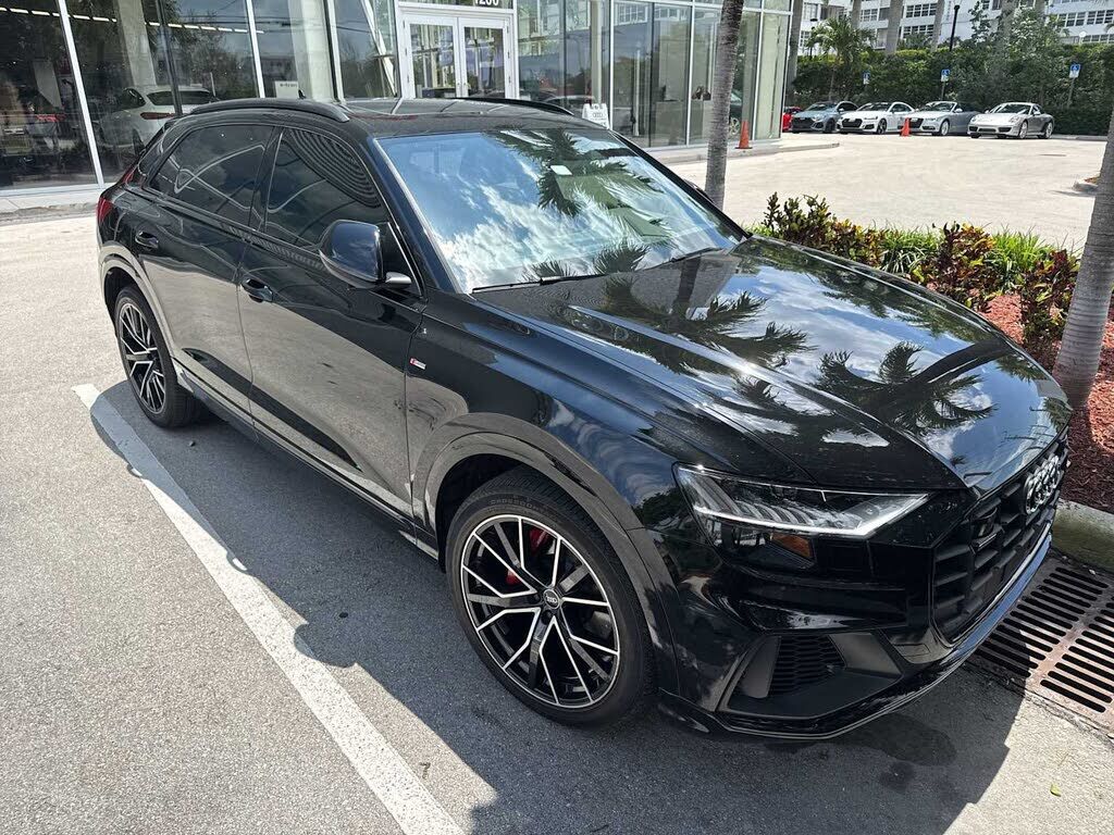 2023 AUDI Q8