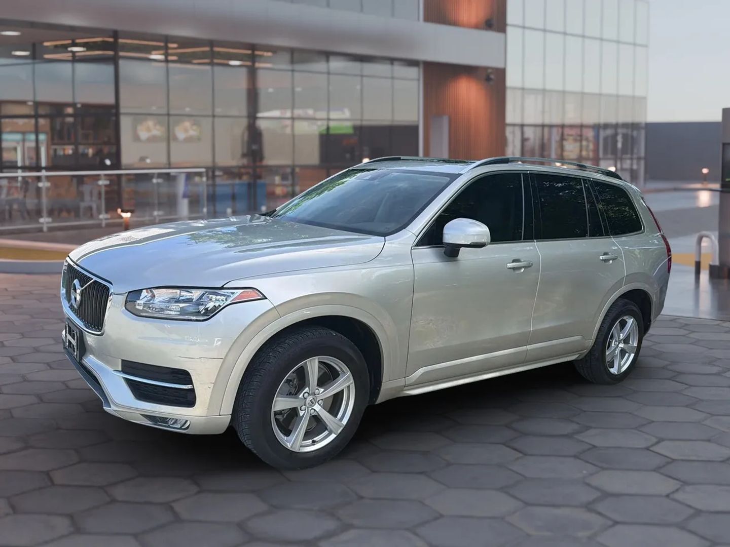 2016 VOLVO XC90