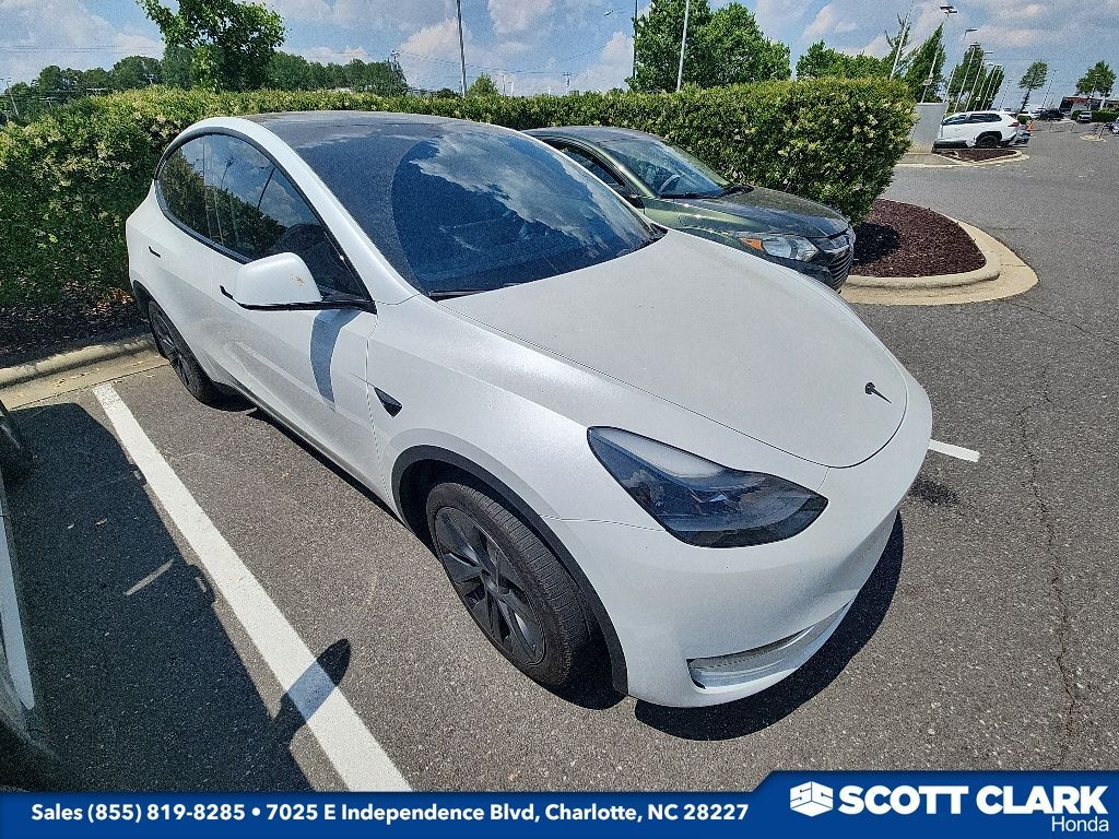 2024 TESLA Model Y