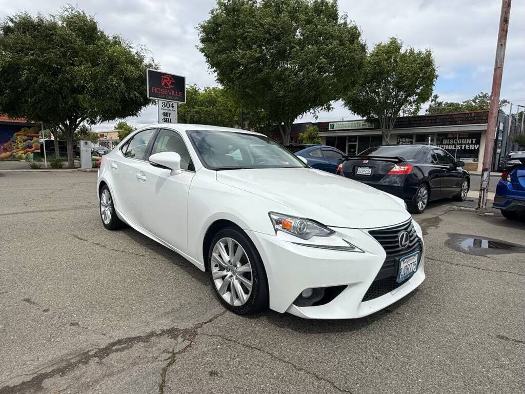 2016 LEXUS IS
