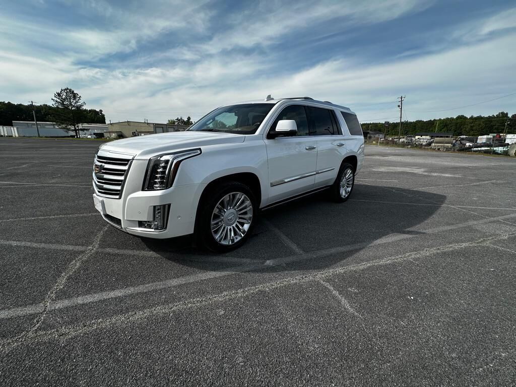 2017 CADILLAC Escalade