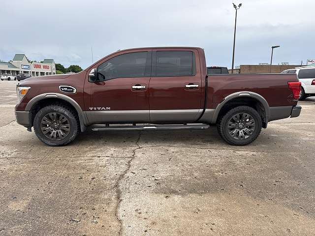 2017 NISSAN Titan